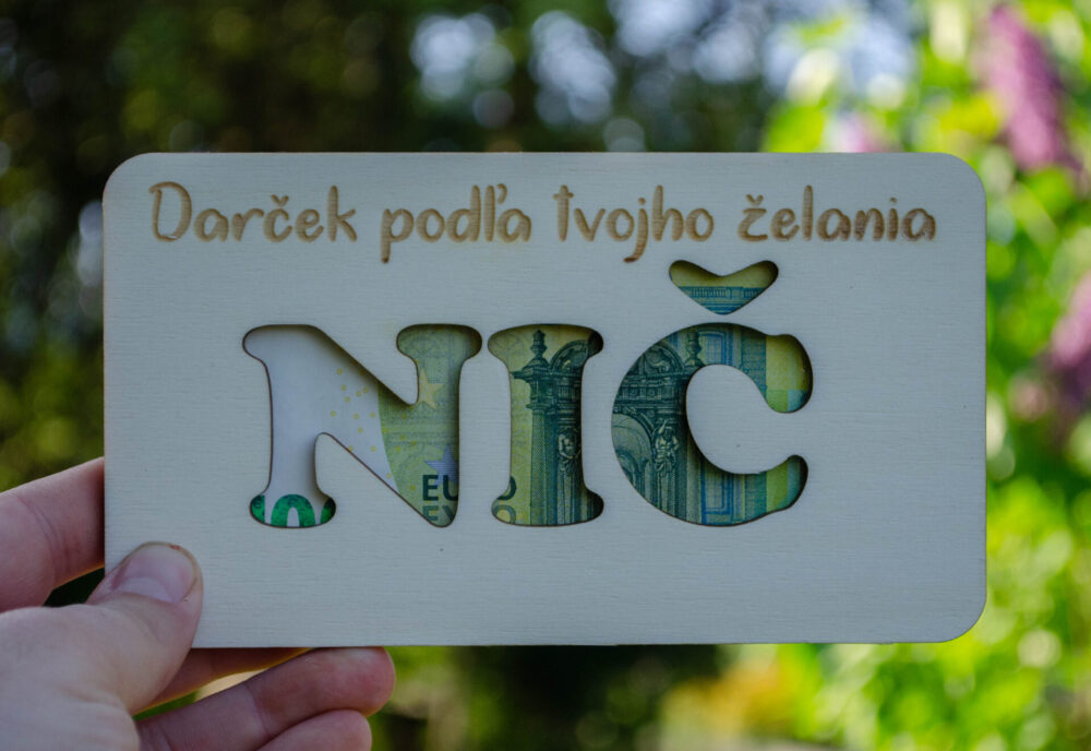 Drevená obálka na peniaze "NIČ"